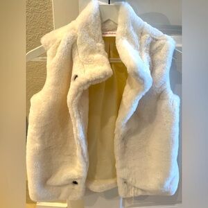 Hanna Andersson Girls Faux Fur Vest